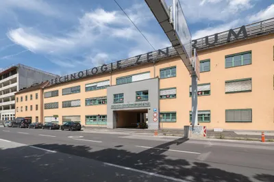 Gewerbeimmobilie mieten in Linz – 816 m², € 9.159