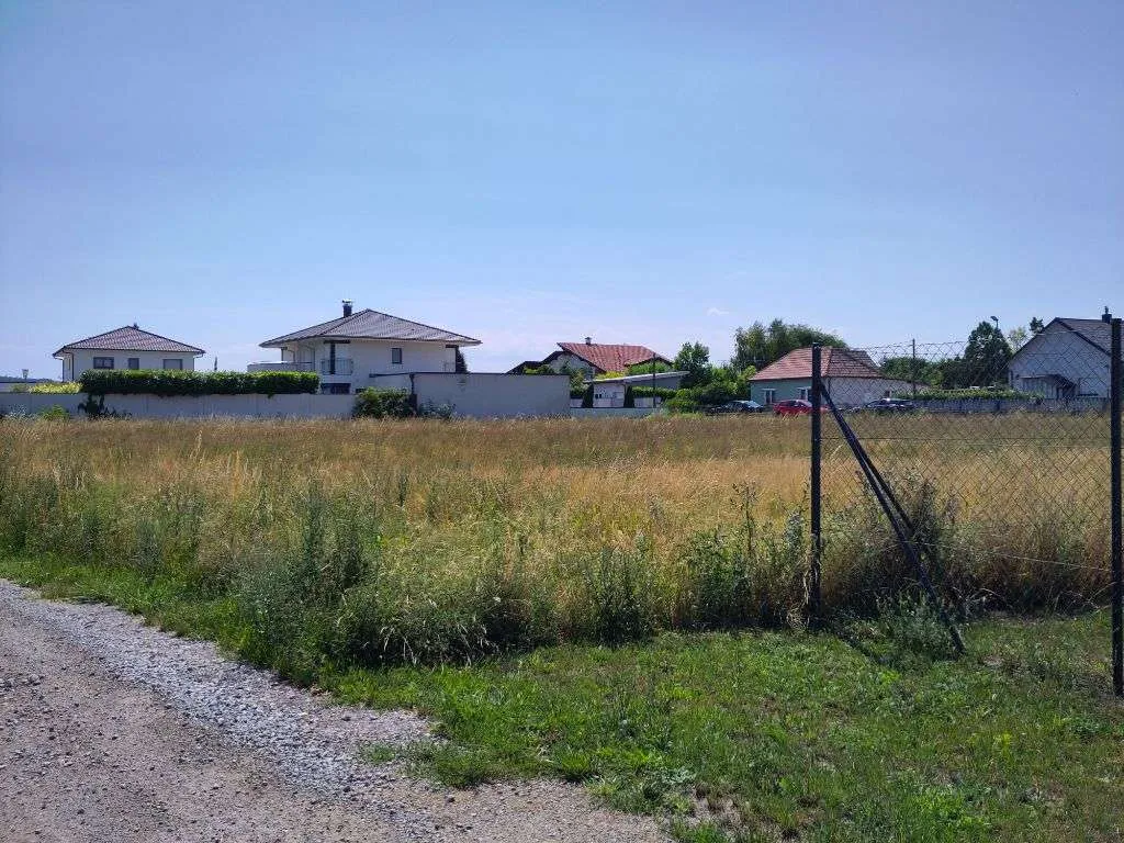 Rarität für Bauträger und Familien: Provisionsfreies Baugrundstück im Nordburgenland, Bauplatz 2248 m² - Ansicht 3