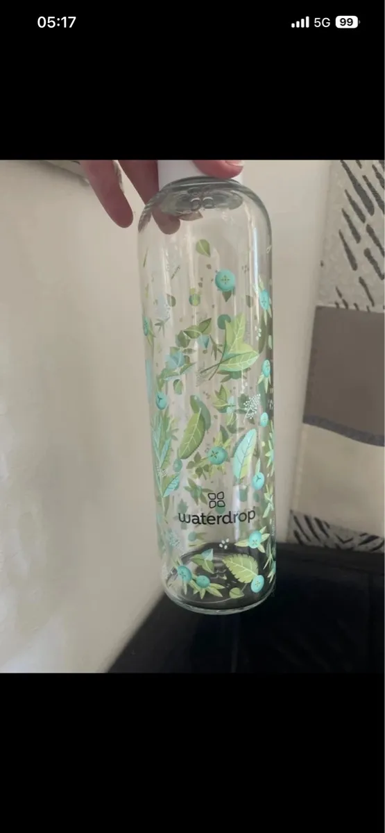 Waterdrop Glasflasche 1 Liter, € 18,- (7162 Tadten)