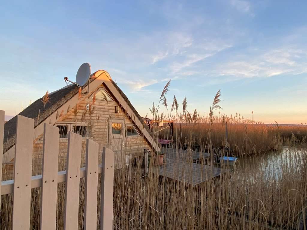 Seehütte im Neusiedlersee - einziehfertig oder vermietfertig, Rust