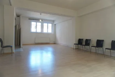 2-Zimmer-Gewerbeimmobilie mieten in Innsbruck – 86 m², € 1.340 – Bild 3 von 8