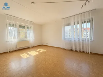 ! AB SOFORT ! 4 Zimmer | zentral begehbar | Toplage beim Naschmarkt | Küche vorhanden | 5. Liftstock