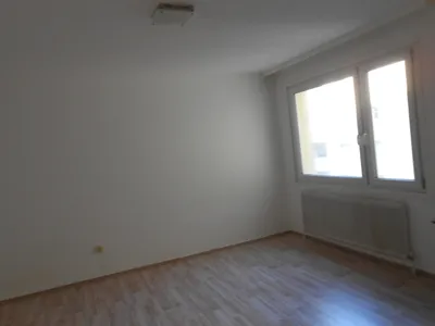 Privat: Neubau, 35m2, absolute Ruhelage, 670. - Euro inkl. Heizung und WW