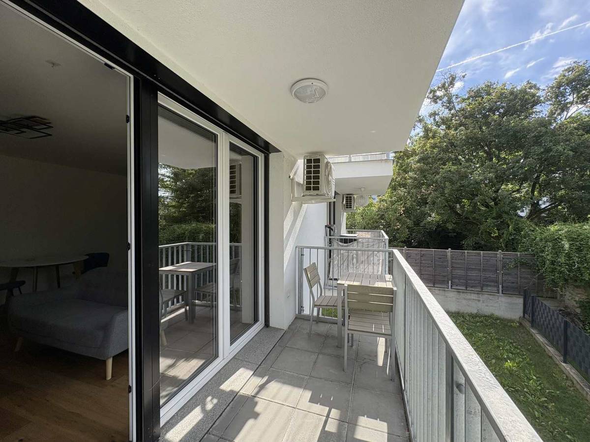 Klimatisierte 2 Zimmer Wohnung mit Balkon - Nähe Schloss Erlaa, Wien
