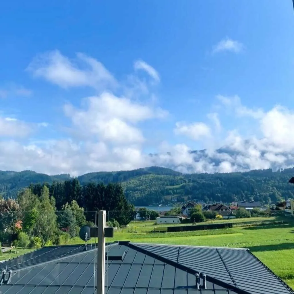 SEEBODEN - Lage trifft Ausblick: Moderne Wohnung mit See- und Bergpanorama (Top A7) - Ansicht 2