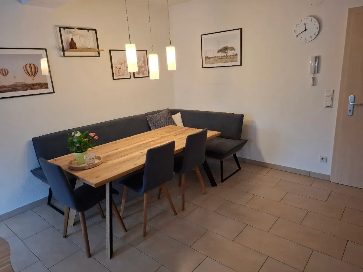 Wohnung mit Gemeinschaftsgarten, Wang