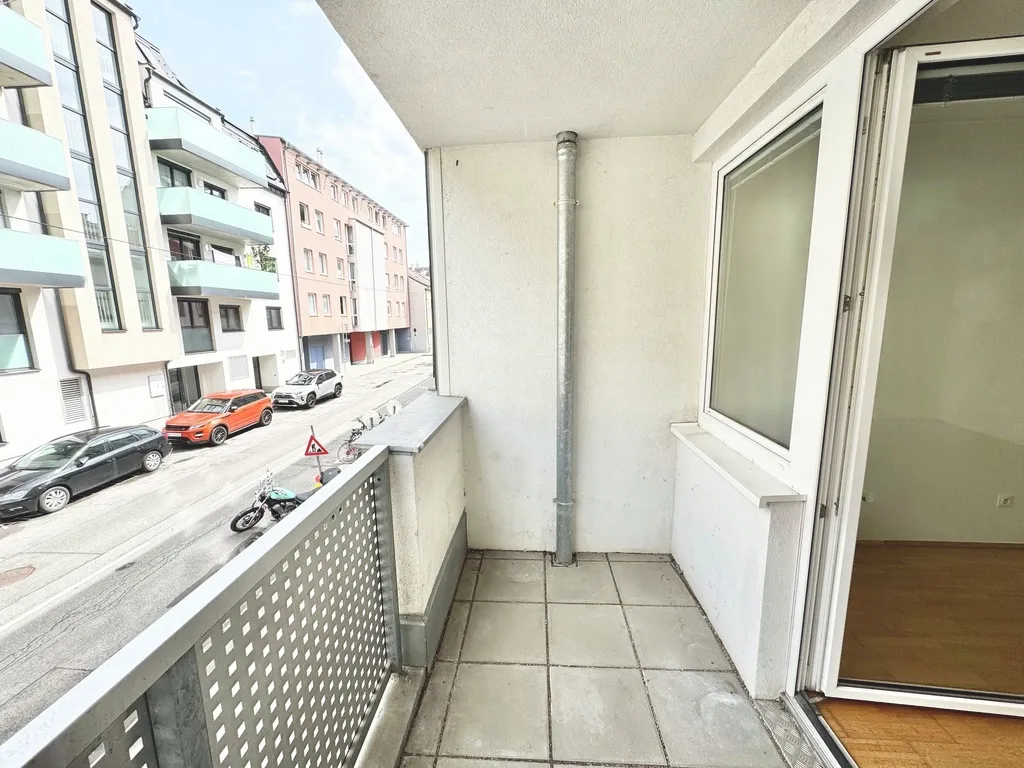 LOGGIATRAUM | OPTIMAL AUFGETEILTE 2 ZIMMER | HOFSEITIGES SCHLAFZIMMGER | U-BAHN-NÄHE - Ansicht 2