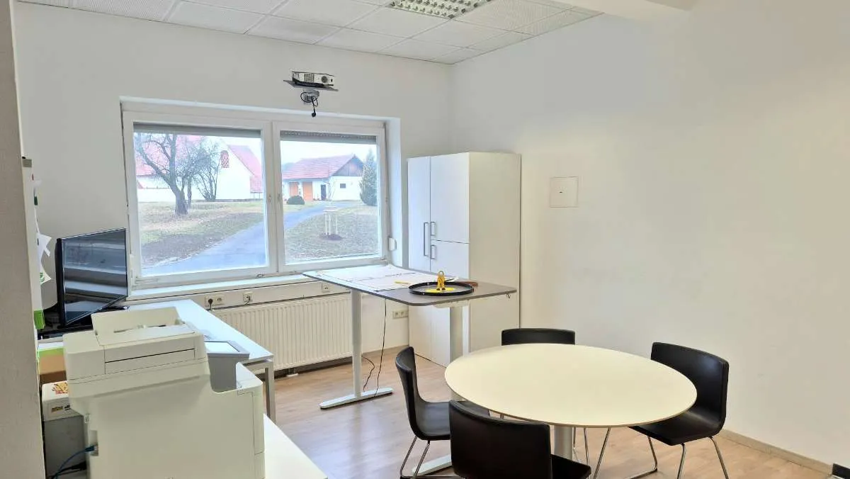 Lagerflächen mit Büro - zusammen oder einzeln nutzen - sehr gute Raumstruktur, ideale Parkplatzsituation - Ansicht 3