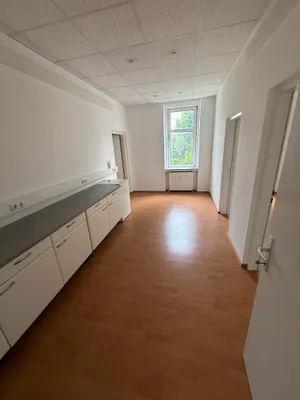 Gewerbeimmobilie mieten in Amstetten – 95 m², € 8 – Bild 5 von 6