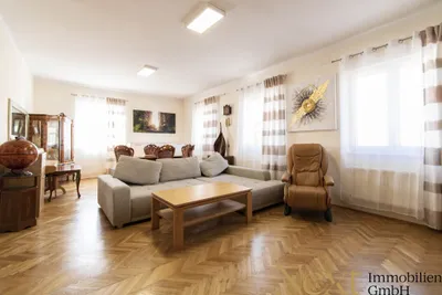 9-Zimmer-Haus mieten in Linz – 239,04 m², € 2.739 – Bild 9 von 22