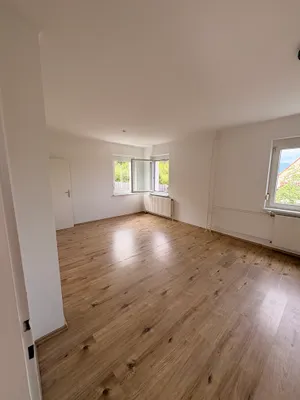 2-Zimmer-Haus mieten in Neunkirchen – 72 m², € 1.000 – Bild 3 von 11