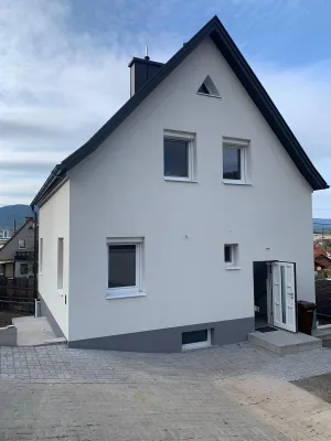 2-Zimmer-Haus mieten in Neunkirchen – 72 m², € 1.000 – Bild 2 von 11