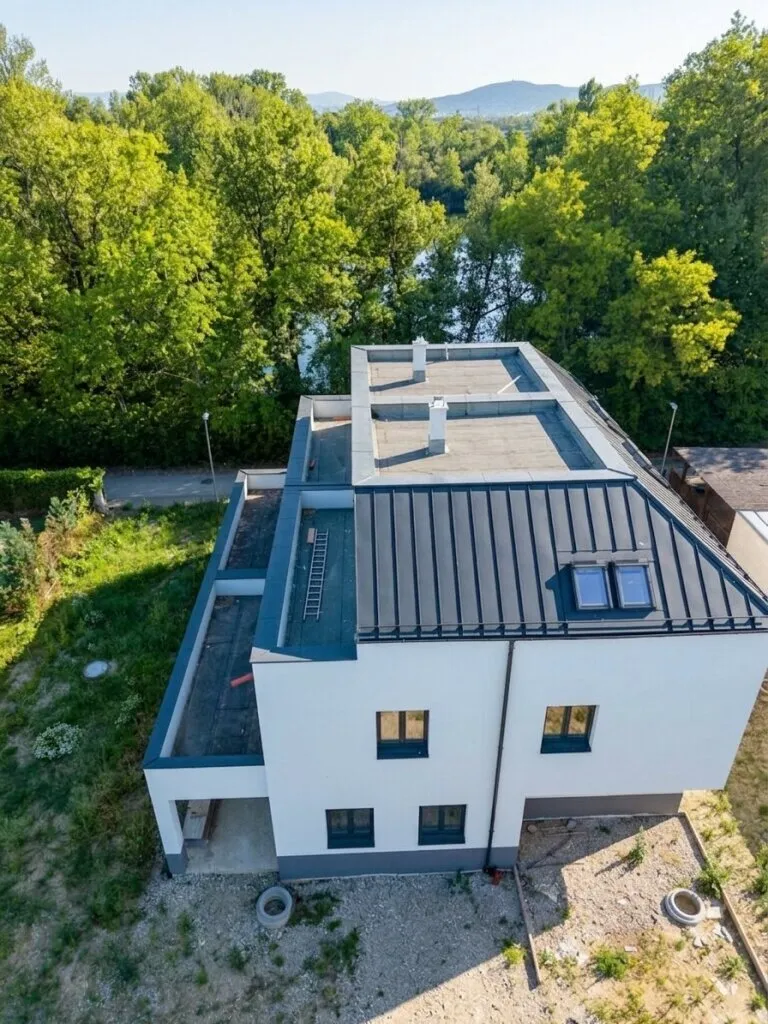 MODERNES FAMILIENHAUS MIT GARTEN & DACHTERRASSE - NUR 25 MIN. VON WIEN - Widok 2