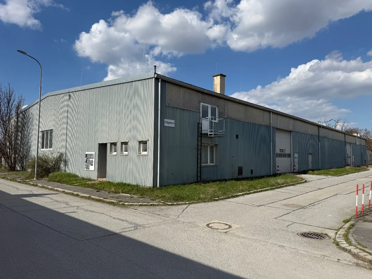 1.800 m² Halle + 265 m² Büro in Groß-Enzersdorf, 3 km von Wien entfernt – pohled 2
