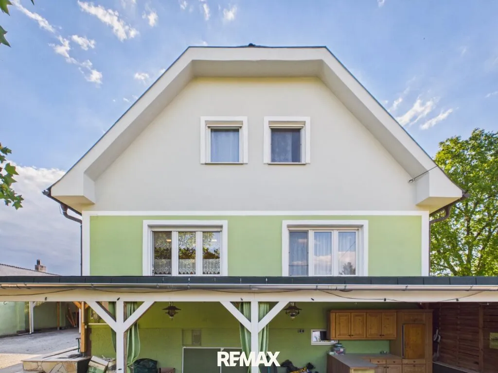 Landhaus mit 6 Zimmern, Pool, Keller, Doppelcarport und großer Sommerterrasse - Ansicht 3