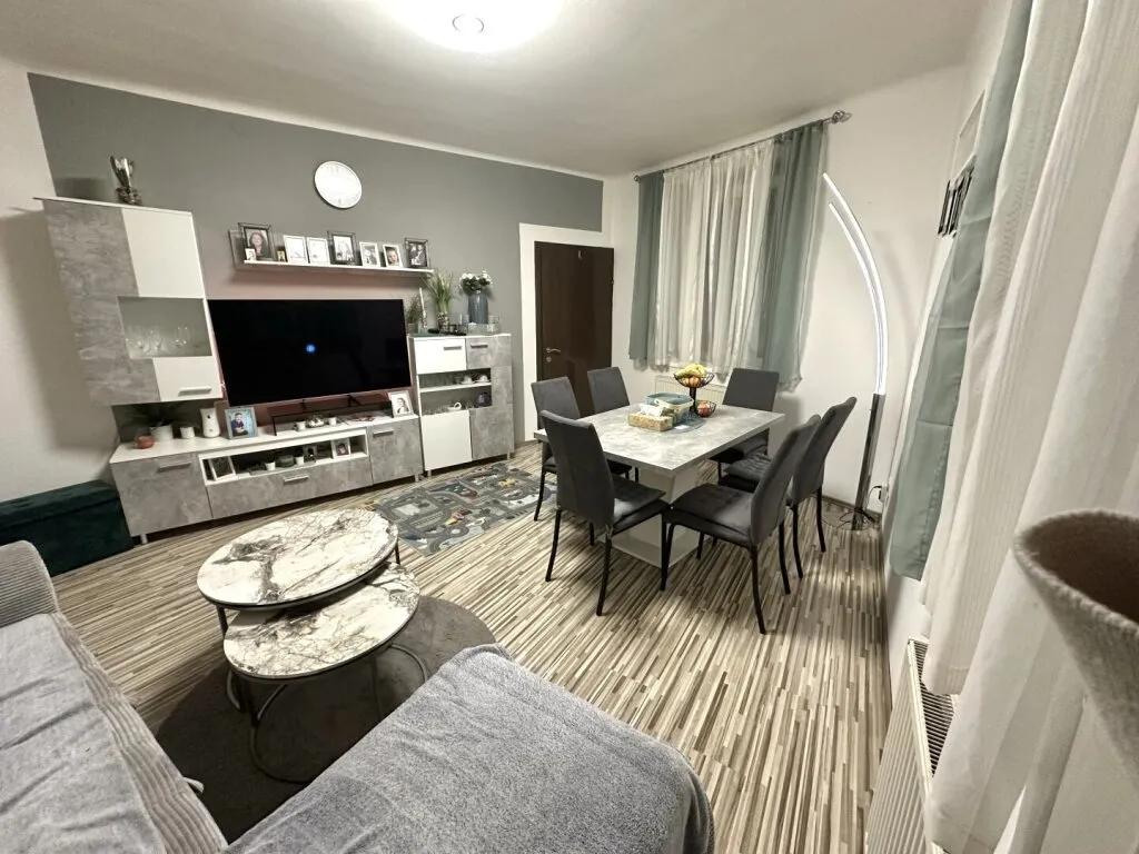 Stilvoll geschnittene 3-Zimmer-Neubauwohnung mit optimalem Grundriss und ruhigem Innenhof-Gemeinschaftsgarten in 1160 Wien nahe U3 - Ansicht 2