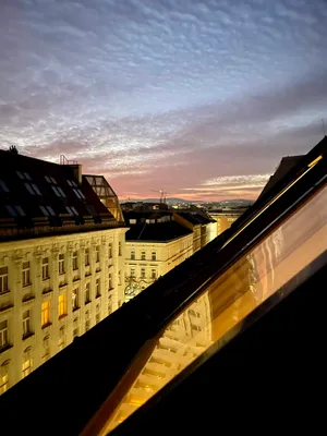 (reserviert) Bitte keine weiteren anfragen - Helle 2 Zimmer Dachgeschosswohnung mit Terrasse & Klimaanlage | Nähe Augarten – Bild 2