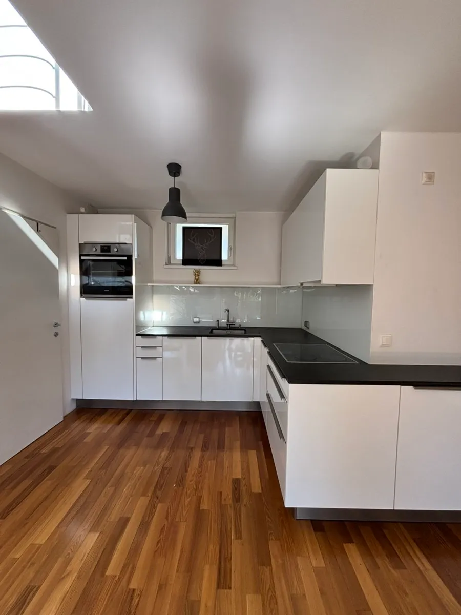 Lichtdurchflutete Wohnung mit beeindruckender Dachterrasse - Ansicht 3
