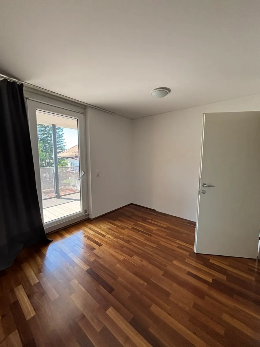Lichtdurchflutete Wohnung mit beeindruckender Dachterrasse - Ansicht 2