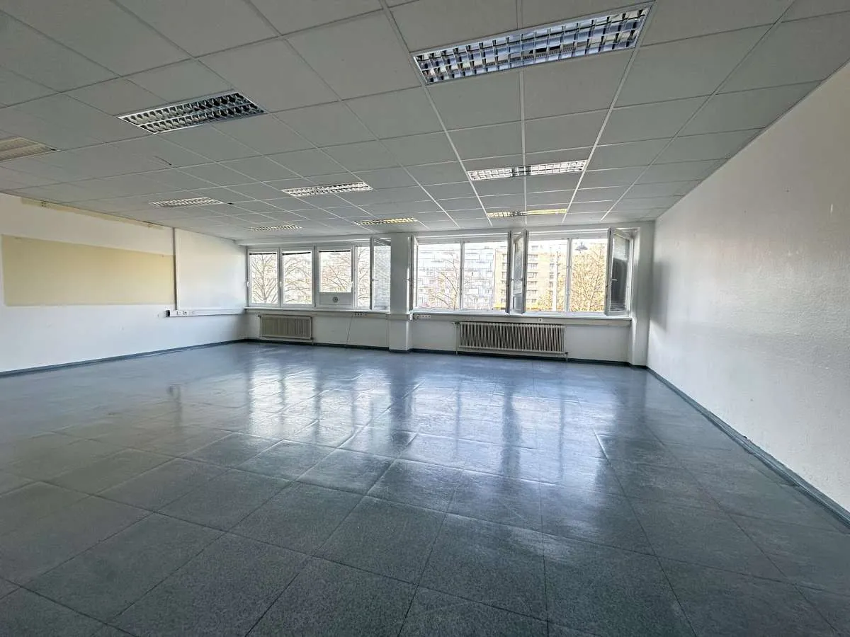 Schulungsflächen - U4 / U6 Längenfeldgasse vor dem Gebäude - Ansicht 2