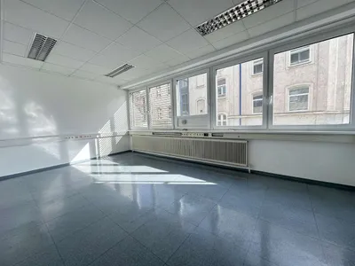 Gewerbeimmobilie mieten in Wien – 580 m², € 10