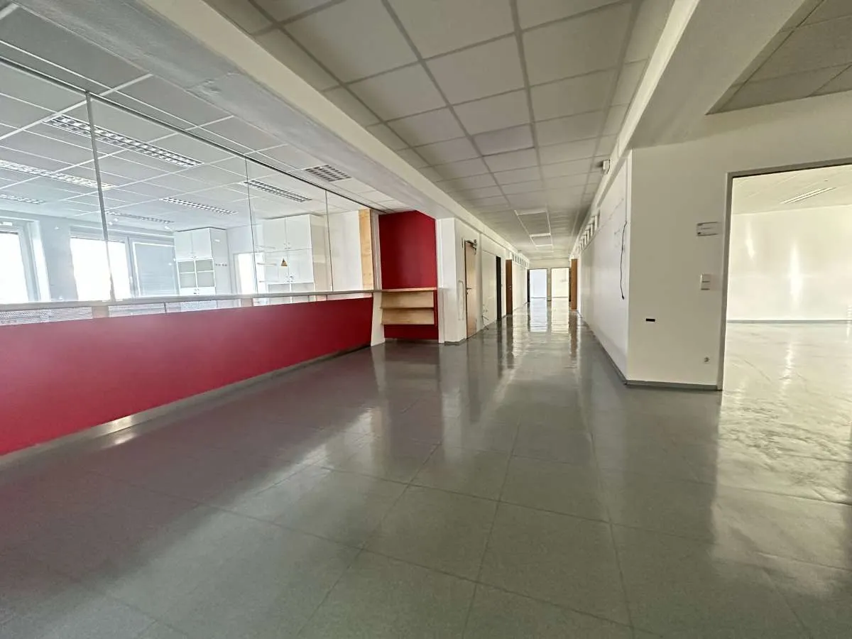Schulungsflächen - U4 / U6 Längenfeldgasse vor dem Gebäude - Ansicht 3