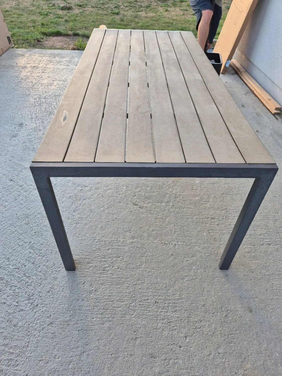 Gartentisch gebraucht, € 50,- (8311 Markt Hartmannsdorf)