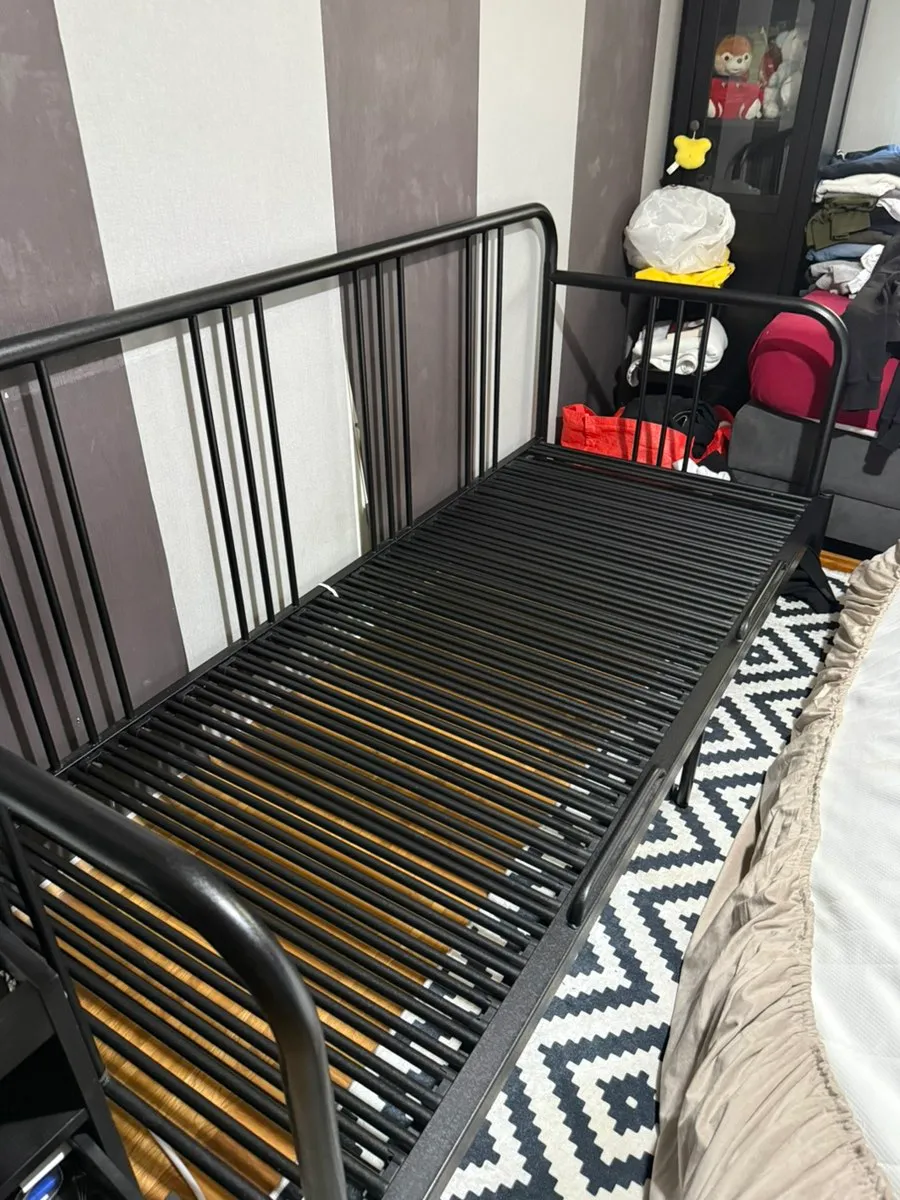 Ikea Freysdal Bett Metall, € 100,- (1100 Wien)