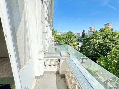 ERSTBEZUG NACH SANIERUNG | REPRÄSENTATIVE 4 ZIMMER MIT BALKON | TOPLAGE IN U-BAHN-NÄHE – Bild 3