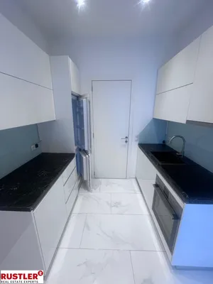 Sanierte Altbauwohnung mit Freifläche an der U3 | Hofruhelage