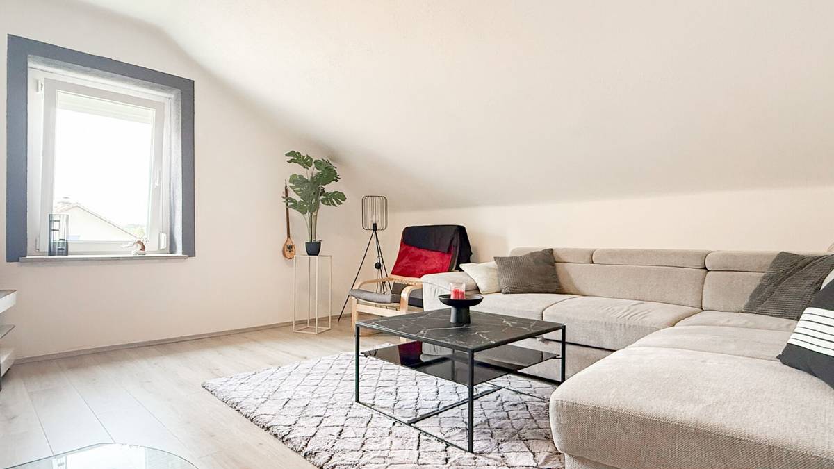 Sanierte 2-Zimmer-Dachgeschosswohnung in Lambach - kompakt & modern - Ansicht 2