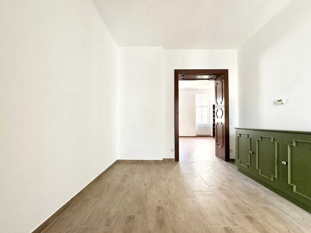 Stilvolle Altbauwohnung mit großen Räumen - Ansicht 3