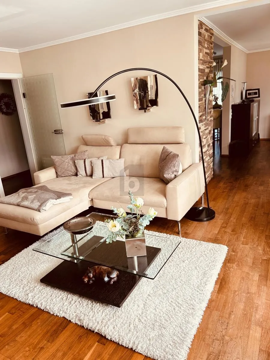 TRAUMLAGE MIT SENSATIONELLEM SEEBLICK UND GARAGE - Ansicht 2
