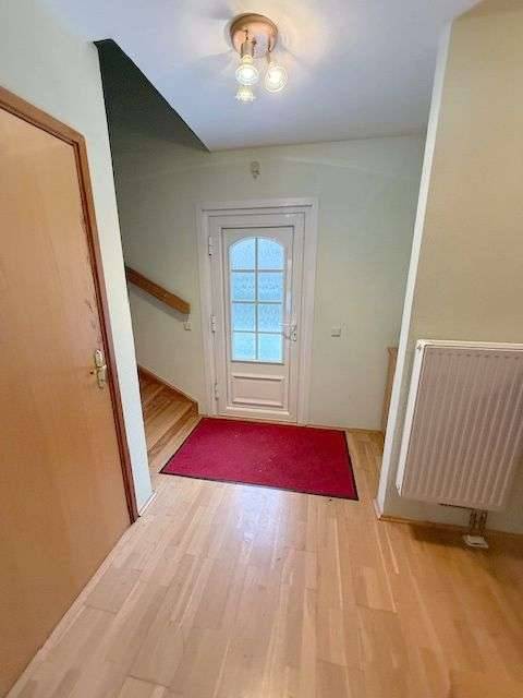 Alte Donaunähe - gepflegtes Einfamilienhaus/Vollkeller mit 377 m² Eigengrundstück - Ansicht 3