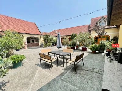 20-Zimmer-Gewerbeimmobilie kaufen in Krems Land – 450 m², € 496.000 – Bild 2 von 40