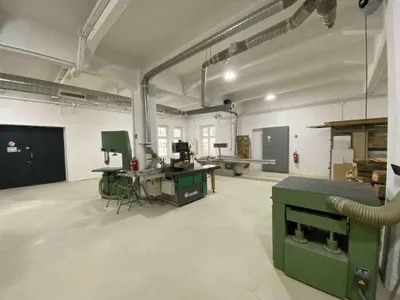 Gewerbeimmobilie mieten in Baden – 343 m², € 980 – Bild 1 von 10