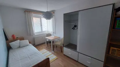 1-Zimmer-Wohnung mieten in Bruck an der Leitha – 12 m², € 300 – Bild 1 von 4