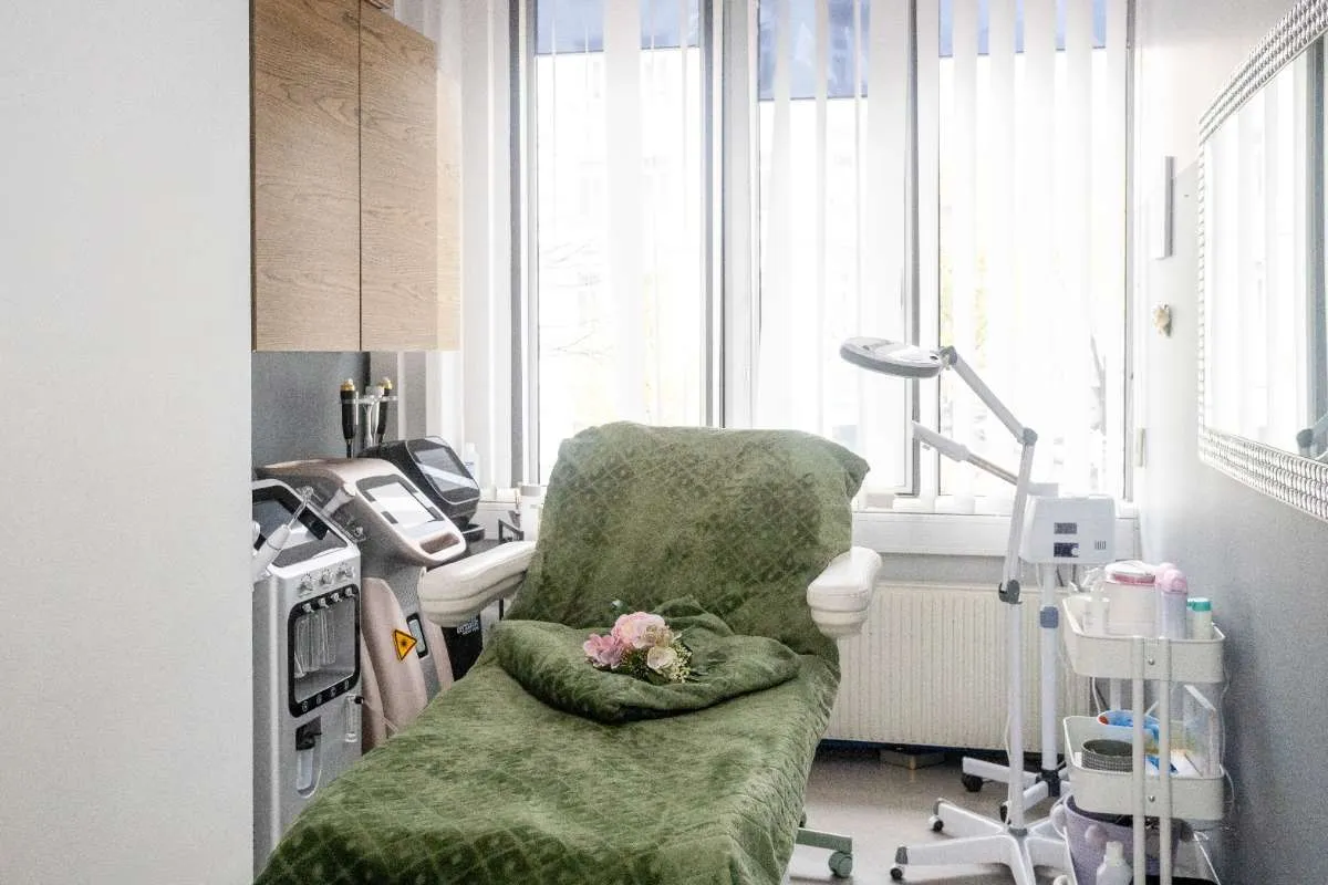 Beauty-Behandlungsräume / Nageltisch zu vermieten - Kunden vorhanden, keine Ablöse, Wien