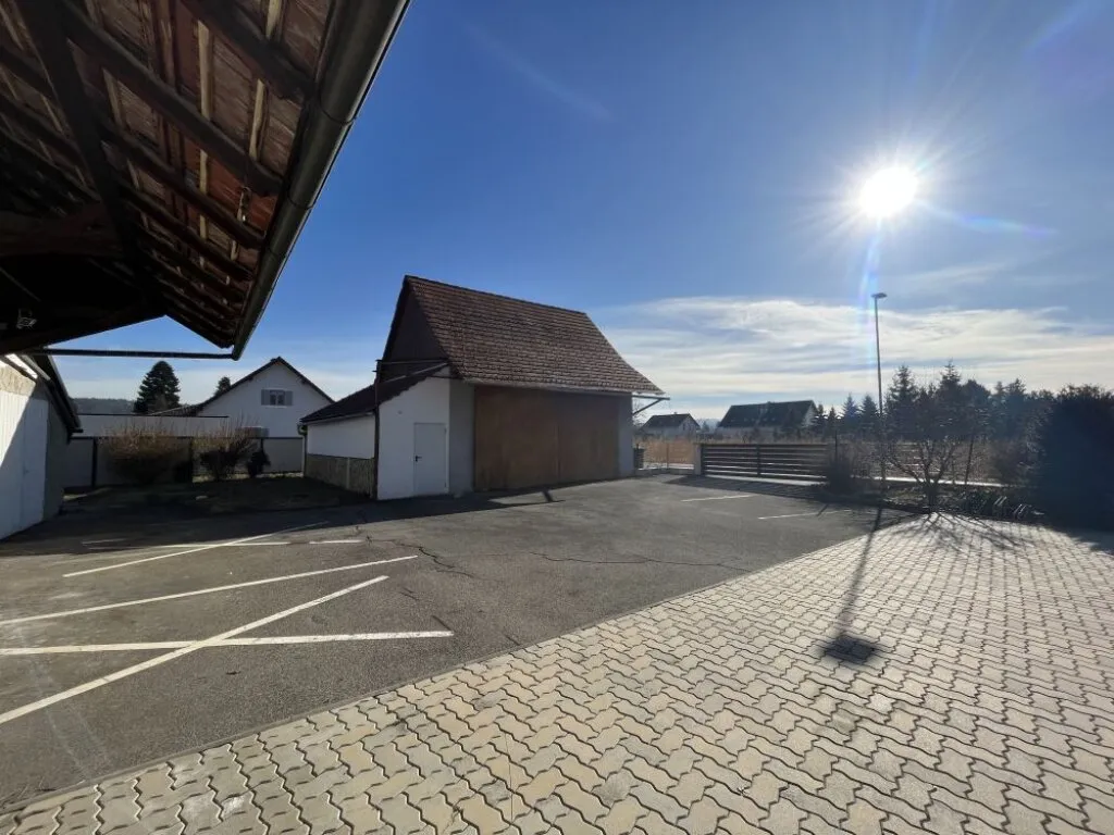 Saniertes Gastroobjekt mit vielerlei Nutzungsmöglichkeiten inkl. Lagerflächen und Zimmern im Obergeschoss an der Grazer Stadtgrenze mit ausreichend KFZ-Abstellplätzen - Ansicht 2