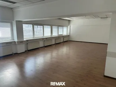 Gewerbeimmobilie mieten in Wien – 1 172 m², € 24.465