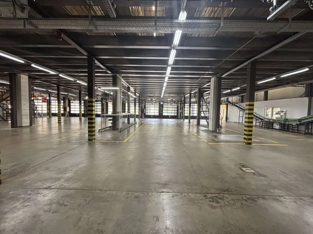 Industrie- & Produktionshalle | beheizt | 10 LKW-Rampen | mit Büro - Ansicht 3
