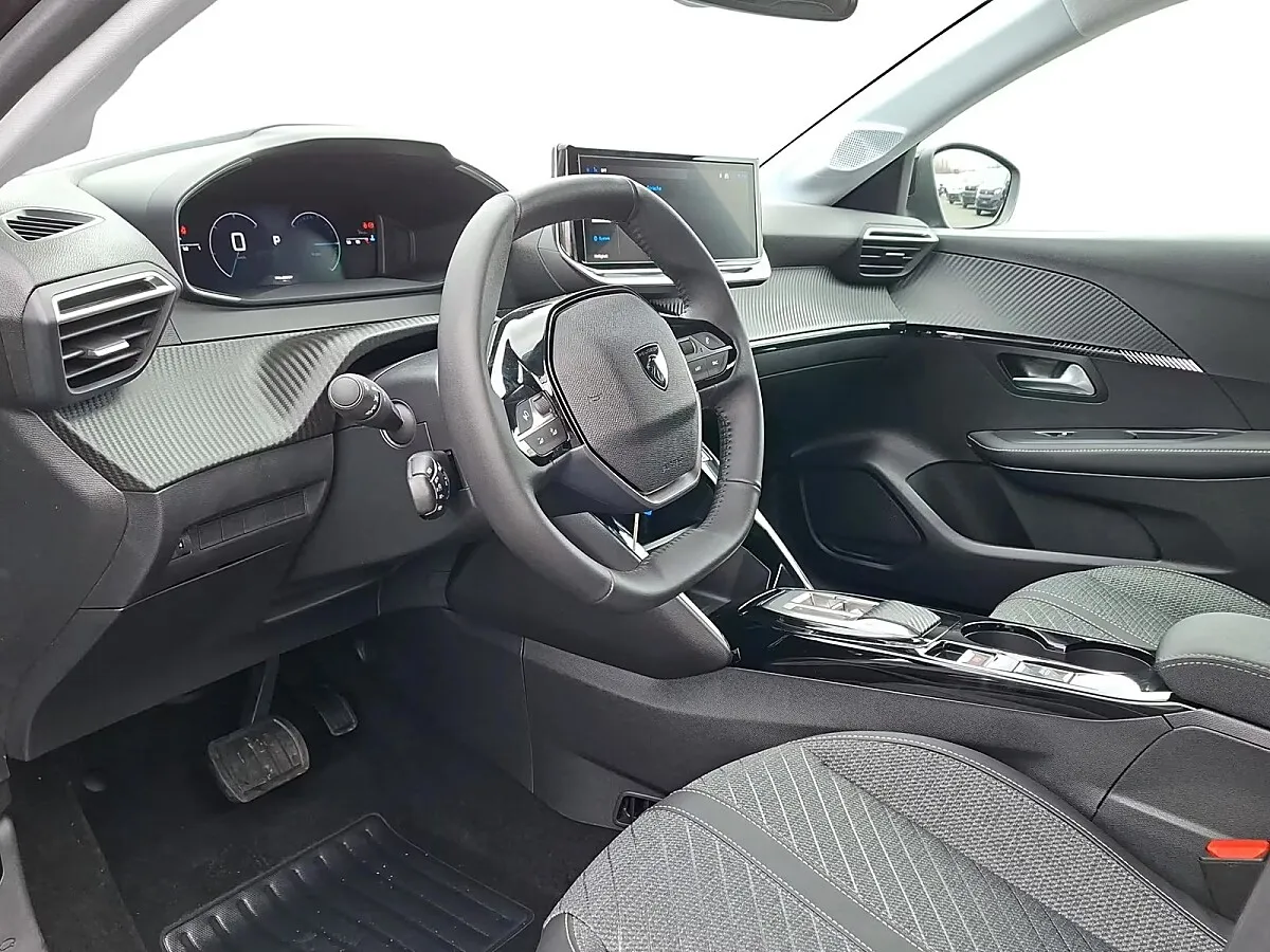 Peugeot 208 1.2 Hybrid 110 Allure (EURO 6e) – Bild 9