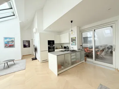 *1010 // RUDOLFSPLATZ LIVING // Wunderschön sanierte DG-Wohnung in Toplage// – Bild 2