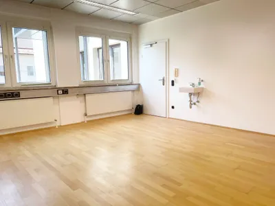 1-Zimmer-Gewerbeimmobilie mieten in Salzburg Stadt – 25 m², € 608 – Bild 2 von 4