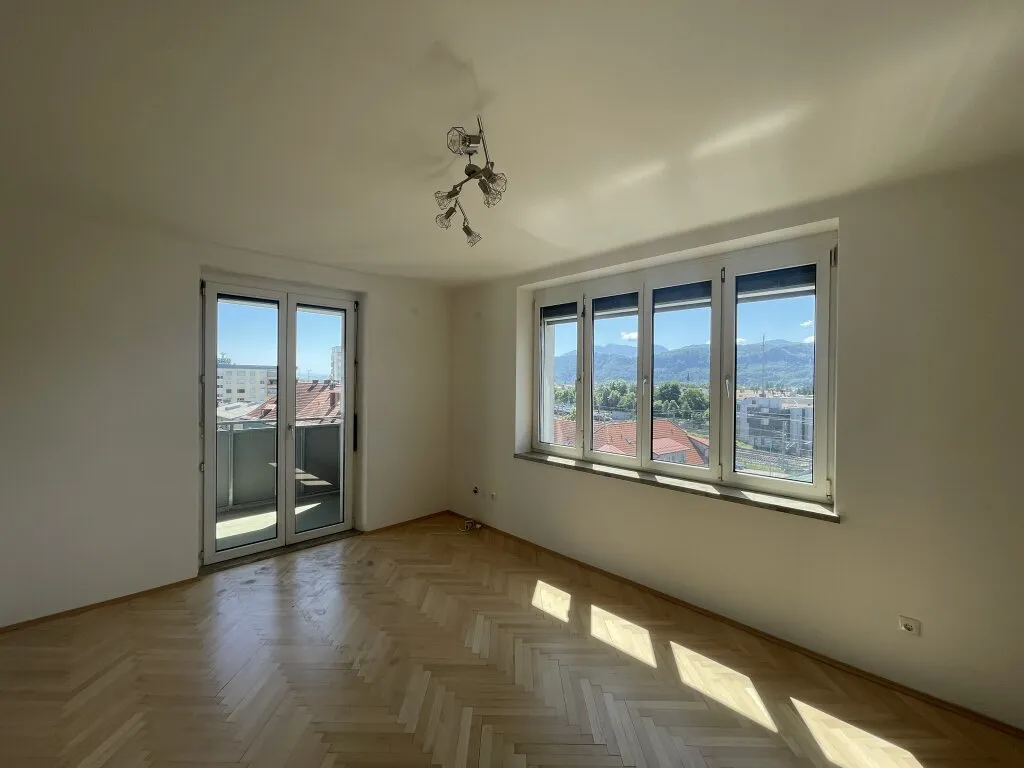 Sehr schöne, sanierte und super geschnittene 3-Zimmerwohnung mit herrlichem Weitblick! - Ansicht 2