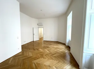 UNBEFRISTET: Top-Lage beim Stephansplatz: Klimatisierte, ruhige Altbauwohnung im stilvollen Haus / Prime location near Stephansplatz: air-conditioned, charming apartment – Bild 3