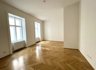 UNBEFRISTET: Top-Lage beim Stephansplatz: Klimatisierte, ruhige Altbauwohnung im stilvollen Haus / Prime location near Stephansplatz: air-conditioned, charming apartment – Bild 2