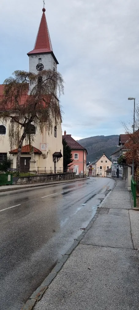 Fahrt nach Wien 1 Stunden. Hohenberg Zentrum Gewerbe- und Wohngebäude. - Ansicht 2