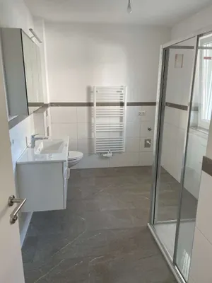 2-Zimmer-Wohnung mieten in Salzburg-Umgebung – 60 m², € 1.015 – Bild 2 von 3