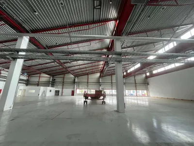 Gewerbeimmobilie mieten in Tulln – 7 500 m²